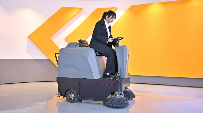 為您的企業(yè)選擇合適的工業(yè)掃地機(jī) 為您的企業(yè)選擇合適的工業(yè)掃地機(jī)
