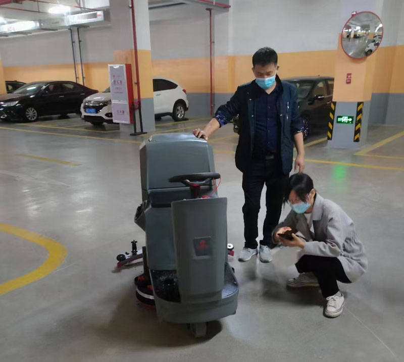 為您的設(shè)施尋找停車場清掃機