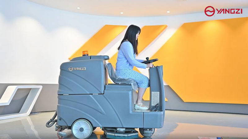 電池供電的洗地機(jī)的優(yōu)勢！